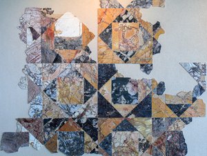 Roomalaisesta julkisesta muistomerkistä peräisin oleva marmoripäällyste opus sectile -muodossa
