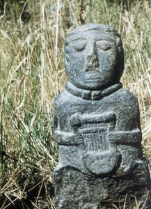 Gallialainen paikka: Lyyrapatsas löydettiin vuonna 1988 Saint Symphorienista Paulessa Cote d