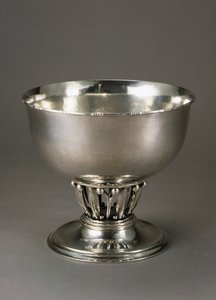 Vasarattu ja taltattu hopea hedelmäkulho tekijältä Georg Jensen