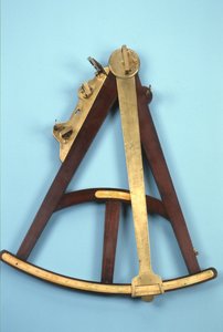 18 tuuman Hadley-kvadrantti tai oktantti, n. 1760 (puu, messinki ja lasi)