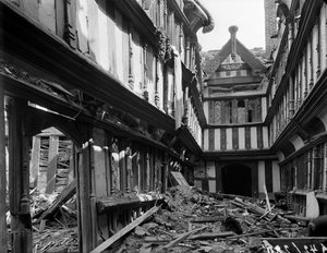 Pommivaurio Fordin sairaalassa, Greyfriars Lane, Coventry, 1941.