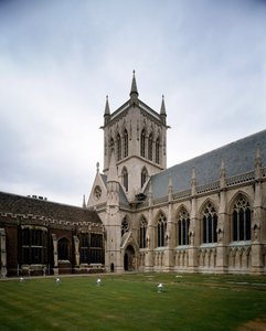 Goottilainen taide: näkymä Richmondin kreivitären vuonna 1511 perustamaan Saint John Collegeen. Kappeli rakennettiin vuonna 1864 Sir George Gilbert Scootin hankkeesta. Cambridgen yliopisto, Englanti
