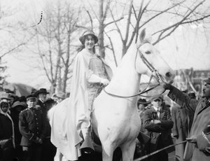 Inez Milholland Boissevain National American Woman Suffrage Associationin paraatissa