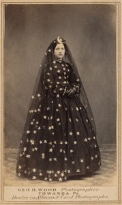 Nainen Yön kuningattaren asussa,c. 1860 (kuva) tekijältä George H. Wood