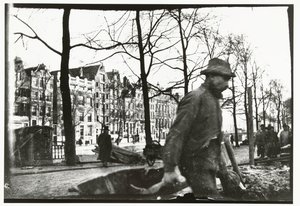 Läpimurto Raadhuisstraatilla Amsterdamissa tekijältä George Hendrik Breitner