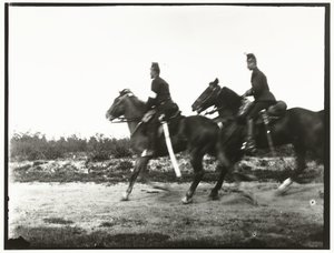 Keltaisen hevosen tykistön ratsastajat tekijältä George Hendrik Breitner