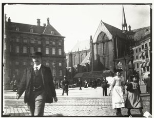 Näkymä Dam-aukiolle Amsterdamissa tekijältä George Hendrik Breitner