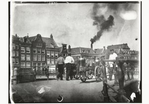 Näkymä Prinsengrachtille Leidsegrachtin ylittävällä sillalla Amsterdamissa tekijältä George Hendrik Breitner