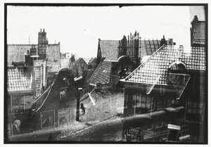 Näkymä Amsterdamin kattojen yli tekijältä George Hendrik Breitner