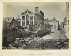 Pinckney Mansionin rauniot, Charleston, S.C., 1865. tekijältä George N. Barnard