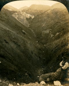 Tarawera-vuoren kraatteri, Uusi-Seelanti, vuodelta 1909.