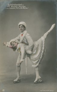 Postikortti luistelijoista, lähetetty vuonna 1913 (käsiväritetty kuva). tekijältä German Photographer