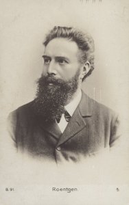 Wilhelm Röntgen (1845-1923), saksalainen fyysikko (s/w-kuva).