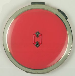 Art Deco Powder Compact, valmistaja Rowenta, 1950-luku (koralli) tekijältä German School