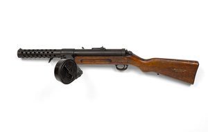 Bergmann 9 mm MP18-1 konepistooli tekijältä German School