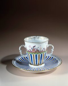 Saksalainen taide: Muki trembleuse-koristeella posliinista Meissenistä. 1730. Pariisi, koristetaide tekijältä German School
