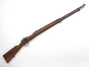 Kenraali Louis Bothan käyttämä Mauser M1896 7,92 mm:n pulttikivääri 1896 tekijältä German School