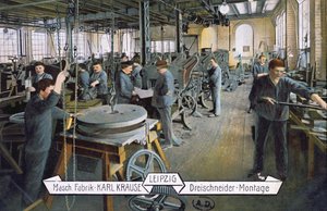 Postikortti, joka kuvaa Karl Krausen tehdasta Leipzigissä, n. 1905 (värillinen kuva) tekijältä German School