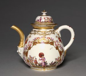 Teekannu, Meissenin posliinitehdas, n. 1723-24 tekijältä German School