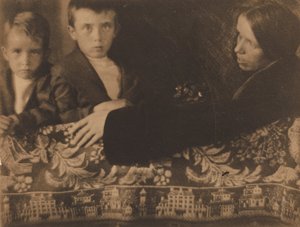 Perheryhmä Rouva White, Maynard & Lewis, c. 1899. tekijältä Gertrude Käsebier