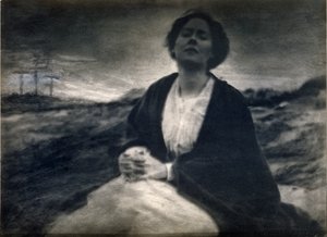 The Heritage of Motherhood, 190004 (platinaprintti, johon on lisätty käsin) tekijältä Gertrude Käsebier