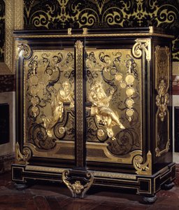 Huonekalut Regence-tyyli: Gilles Marie Oppenordin (1672-1742) toteuttama kaappi kolikoilla 1700-luvun Versailles, musee du chateau