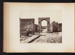 Näkymä Strada Mercuriolle Pompejissa, Italiassa Strada Mercury. (Pompei) (otsikko esineessä)