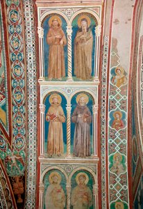 Pyhien Francois Assisilaisen, St. Clairen, Pyhän Benedictuksen ja Pyhän Antonius Padovalaisen edustus (Fresko tekijältä Giotto (c.1266 1337)
