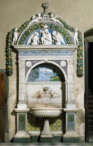 Giovanni della Robbian (1469-1529) Decoree-suihkulähde korkealla marmorilla ja terrakottalla 1498. Santa Maria Novellan sakristi, Firenze