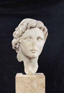 Aleksanteri Suuren (356-323 eKr.) pää (marmori)