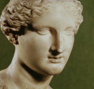 Artemiksen pää (marmori)