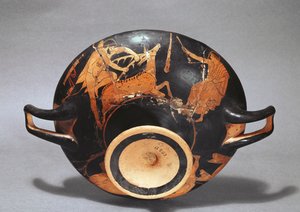 Kylix koristeltu Herakleksella ja Ceryneian Hindilla (keraaminen) tekijältä Greek