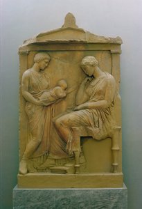 Hautausstela, joka kuvaa piikaa, joka ojentaa vauvaa istuvalle naiselle (marmori) tekijältä Greek School