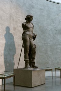 Bacchus ja fauni, toinen kahdesta Palatinuksen kolossista, 2. vuosisata jKr. (basaniittikivi)