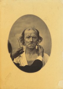 Tyytymättömyys, synkät ajatukset (vas.); Heijastus (oikealla)