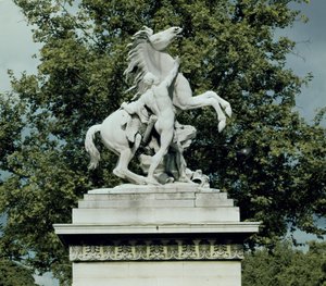Toinen kahdesta "Marly Horsesta", 1739-45 (marmori)
