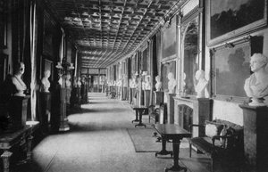 Grand Corridor, Windsorin linna, Berkshire, 1924-1926