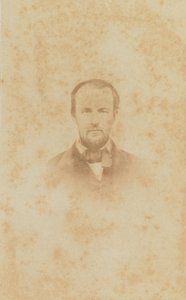 Carte-de-visit -muotokuva Harold M. Whitesta, 1860-1862. tekijältä H. S. Tousley