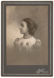 Grace Hughes,c. 1900 (kuva) tekijältä Harry Lenfield Perkins