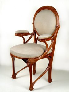 Art Nouveau: Amerikkalainen pähkinätuoli