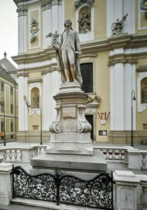Heinrich Nitterin (1844-1892) toteuttama muistomerkki itävaltalaisen säveltäjän Franz Joseph Haydnin (1732-1809) kunniaksi 1887 Wien, Itävalta tekijältä Heinrich Natter