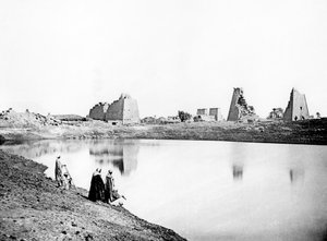 Pyhä järvi ja temppelin rauniot, Karnak, Nubia, Egypti, 1887