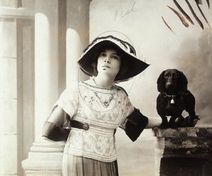 Muotokuva ranskalaisesta näyttelijästä Pierre Frondaiesta Michellen teatteriroolissa. tekijältä Henri Manuel