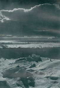 Iltakohtaus pakkauksessa, c19101913, 1913 tekijältä Herbert Ponting