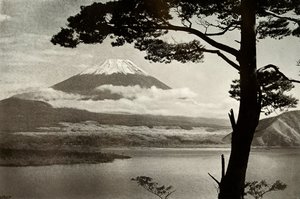 Fuji Motosusta, 1910. tekijältä Herbert Ponting