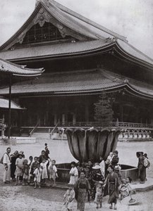 Higashi Honganji mpe, Kioto (b/w p hot) tekijältä Herbert Ponting