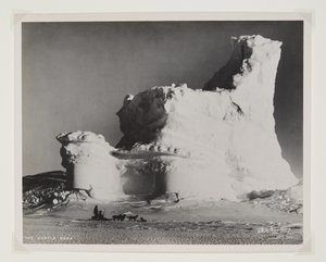 Castle Berg (bromidiprintti) tekijältä Herbert Ponting