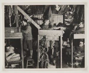 Asunnot Terra Nova -retken aikana (1910-13) etelänavalle (bromidiprintti) tekijältä Herbert Ponting