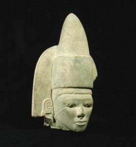 Huaxteekkien pää, jälkiklassinen kausi (900-1521) (kivi) tekijältä Huaxtec Huaxtec