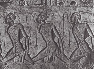 Afrikka: Nubia (s/w-kuva): Egyptin avustustoiminta, vankikuljetus, im Nubia (s/w-kuva). tekijältä Hugo Adolf Bernatzik